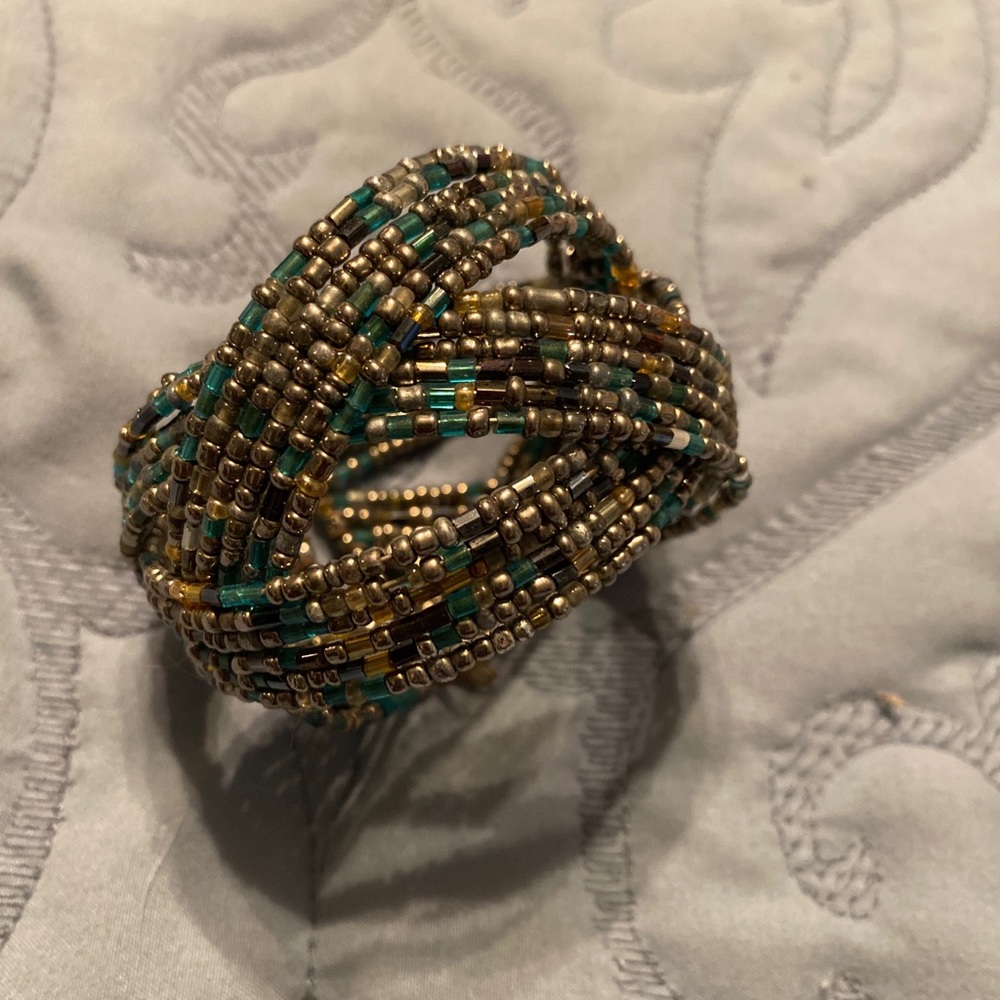 Crossover bracelet